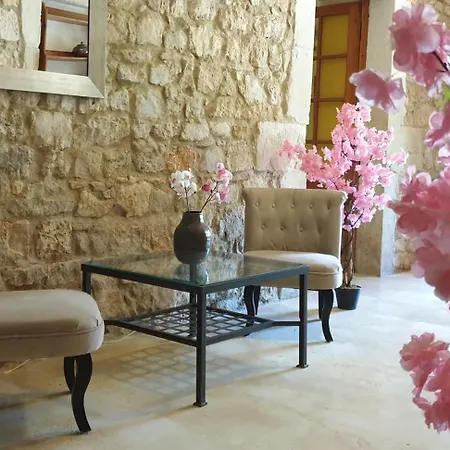 Casa de Férias Mas Provençal, Piscine Privée, Uzès Aubussargues
